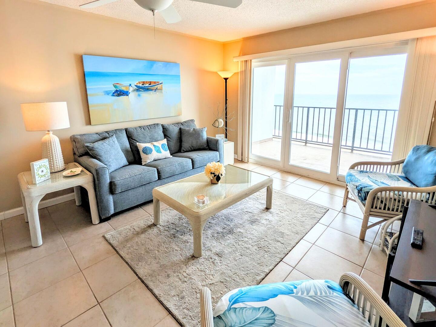 Long & Foster Vacation Rentals-Plaza 1002-image-1