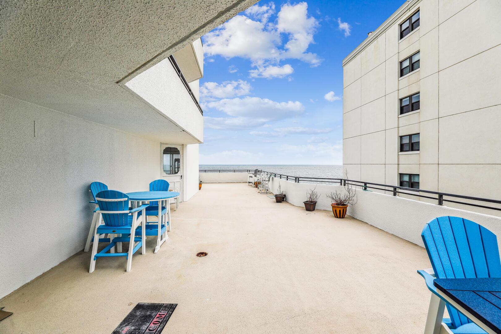 Group,Balcony,