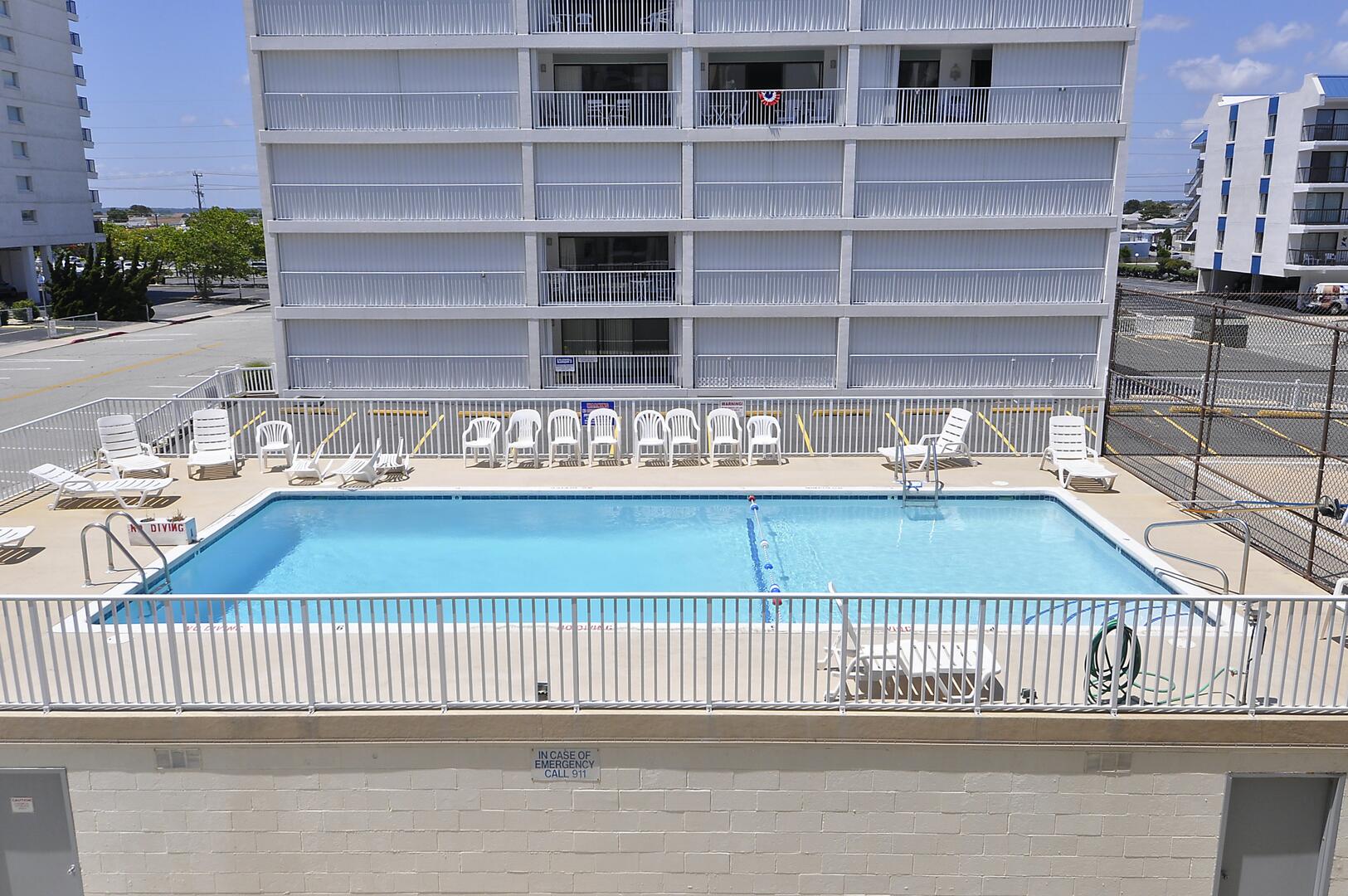 Amenity,Sails II Pool,