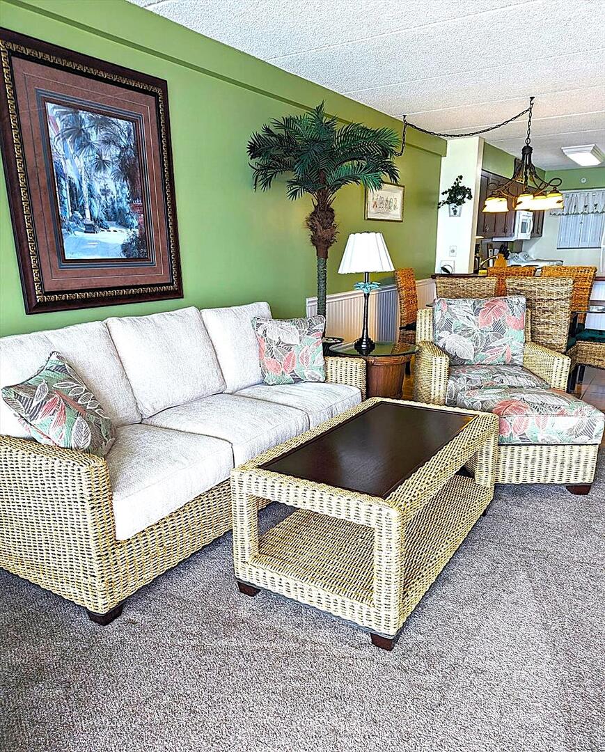Long & Foster Vacation Rentals-English Towers 605-image-1