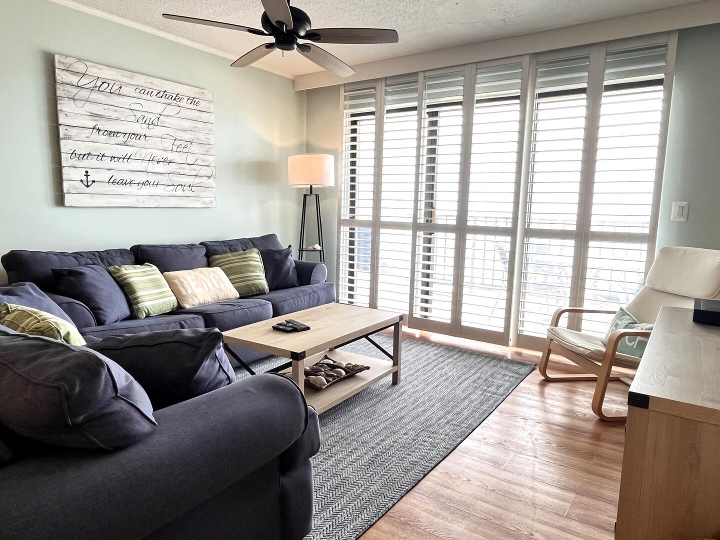 Long & Foster Vacation Rentals-Plaza 0709-image-1
