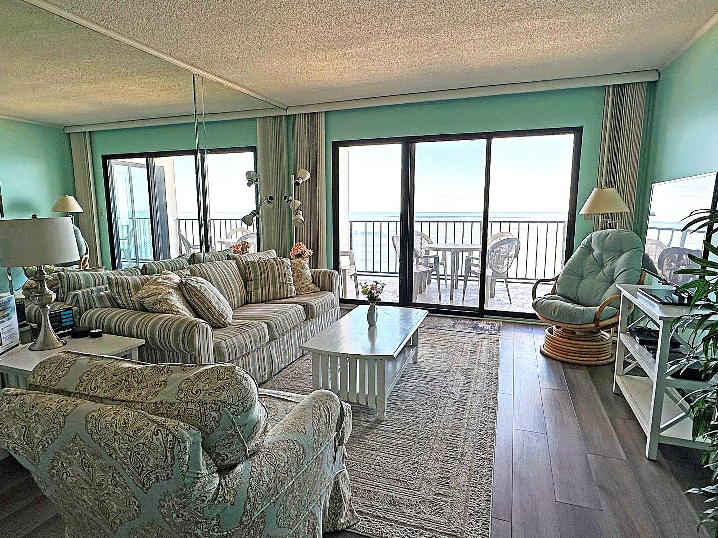 Long & Foster Vacation Rentals-Plaza 1604-image-1