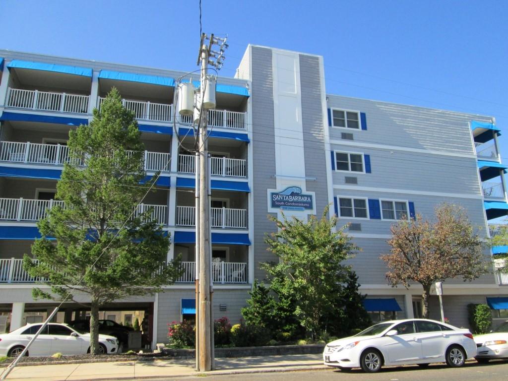 1008 Wesley Ave. Unit 405 - Santa Barbara North Condos