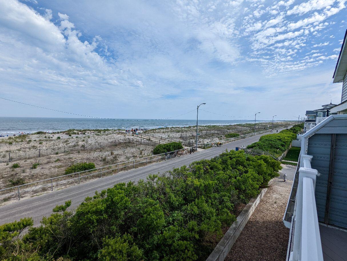 9 45th Street South Sea Isle City, NJ Long & Foster Vacation Rentals