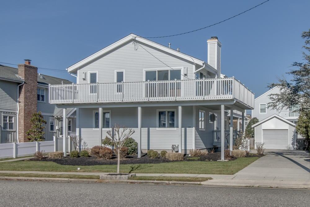 Long & Foster Vacation Rentals-249 62nd Street-image-1