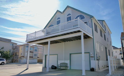 Long & Foster Vacation Rentals-102 45th Street West-image-1