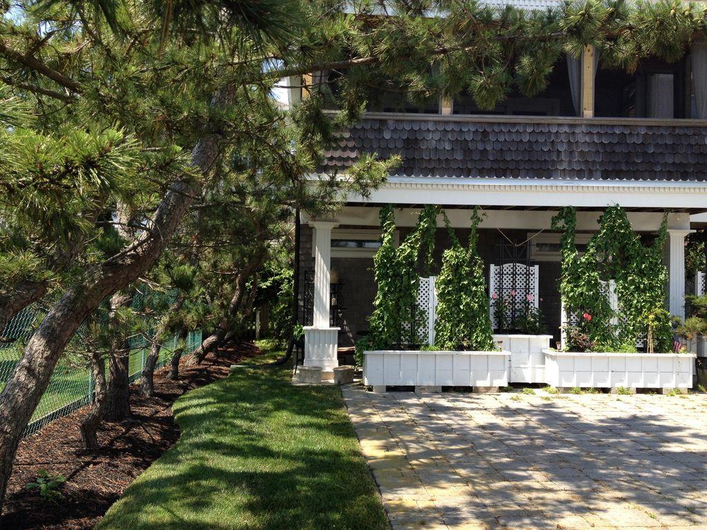 Long & Foster Vacation Rentals-1513 Beach Avenue Unit 6-image-1