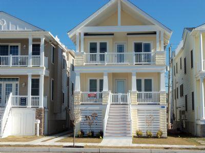 Long & Foster Vacation Rentals-3741 West Ave 1st Floor-image-1