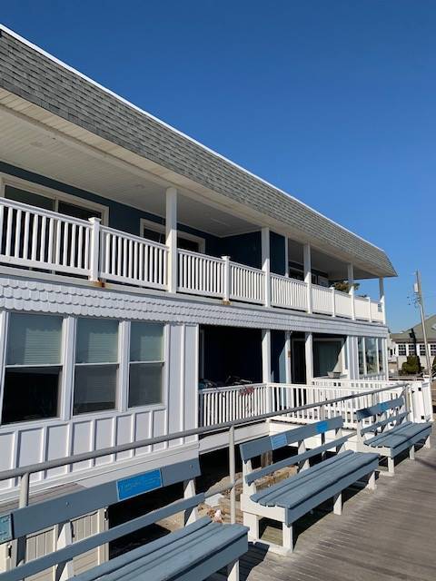 Long & Foster Vacation Rentals-924 St Charles Place Unit D-image-1