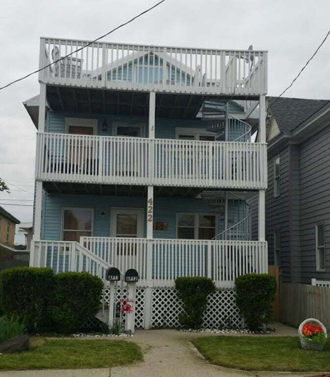 Long & Foster Vacation Rentals-422 West Ave 2nd Floor-image-1