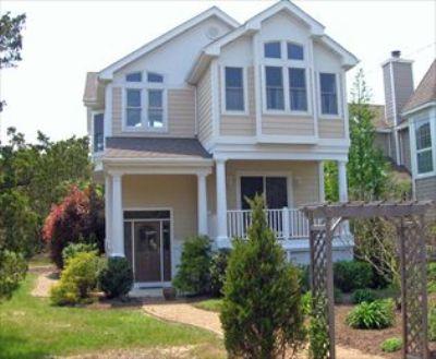 Long & Foster Vacation Rentals-300 Lincoln Avenue-image-1