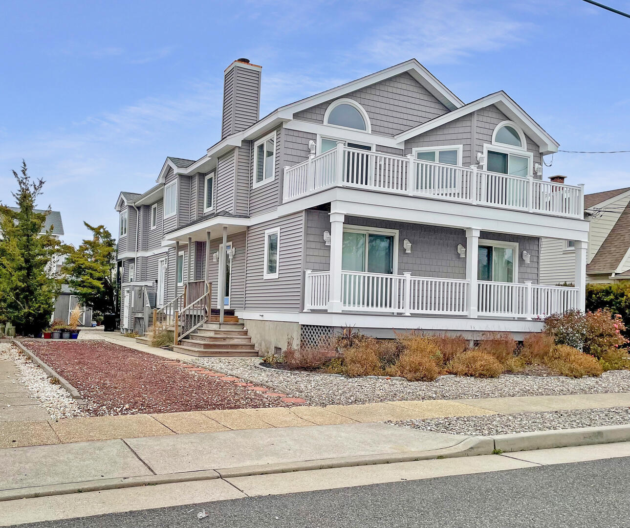 Long & Foster Vacation Rentals-240 105th Street, South-image-1