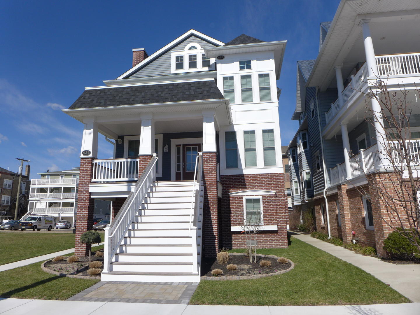 Long & Foster Vacation Rentals-824 Wesley Ave 1st Floor-image-1