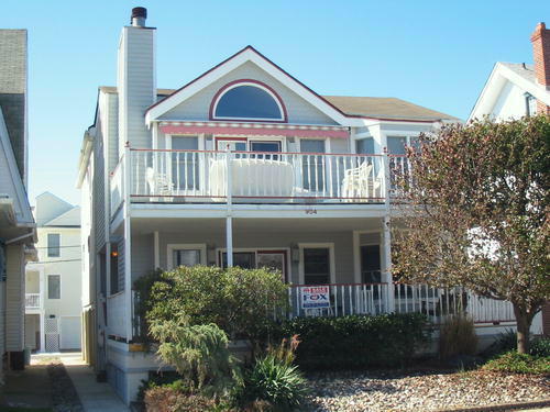 Long & Foster Vacation Rentals-904 St Charles Place 2nd Floor-image-1