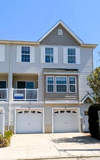 Long & Foster Vacation Rentals-207 E. Juniper Avenue-image-1