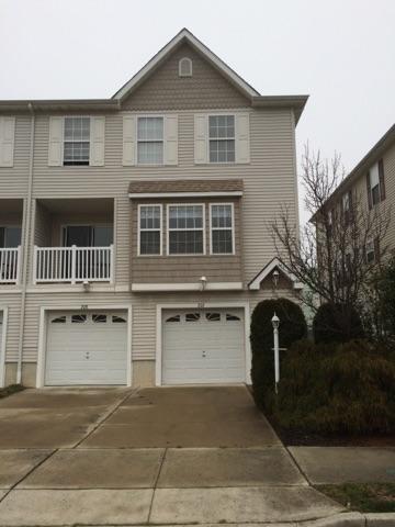Long & Foster Vacation Rentals-207 E. Juniper Avenue-image-1
