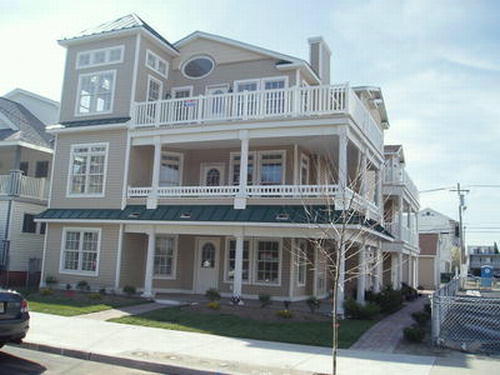 Long & Foster Vacation Rentals-916 Ocean Ave 1st Floor-image-1
