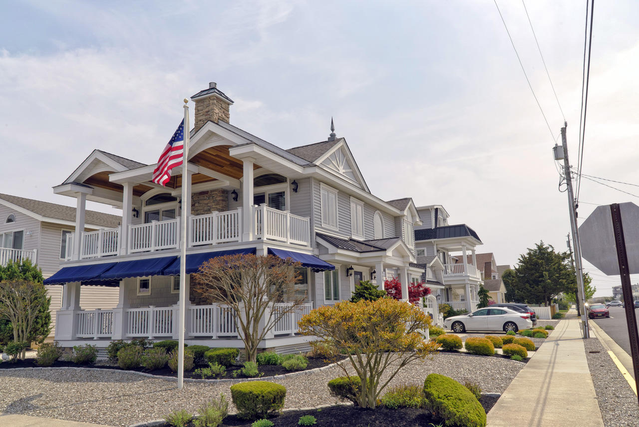 Long & Foster Vacation Rentals-989 First Avenue-image-1