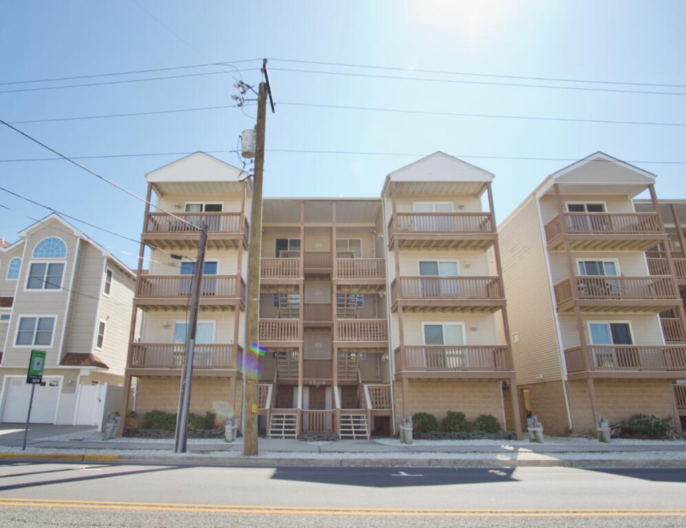 Long & Foster Vacation Rentals-4509 Landis Avenue Unit E-image-1