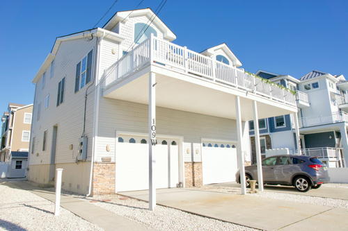 Long & Foster Vacation Rentals-109 48th Street West-image-1