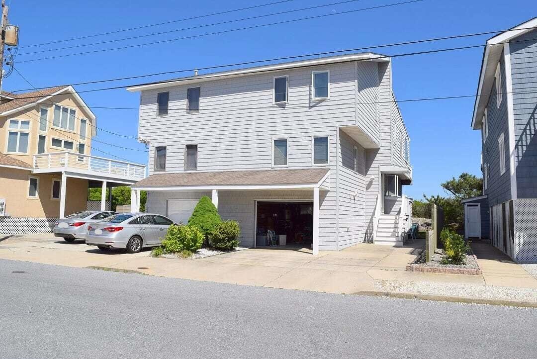 Long & Foster Vacation Rentals-6205 Pleasure Avenue South-image-1