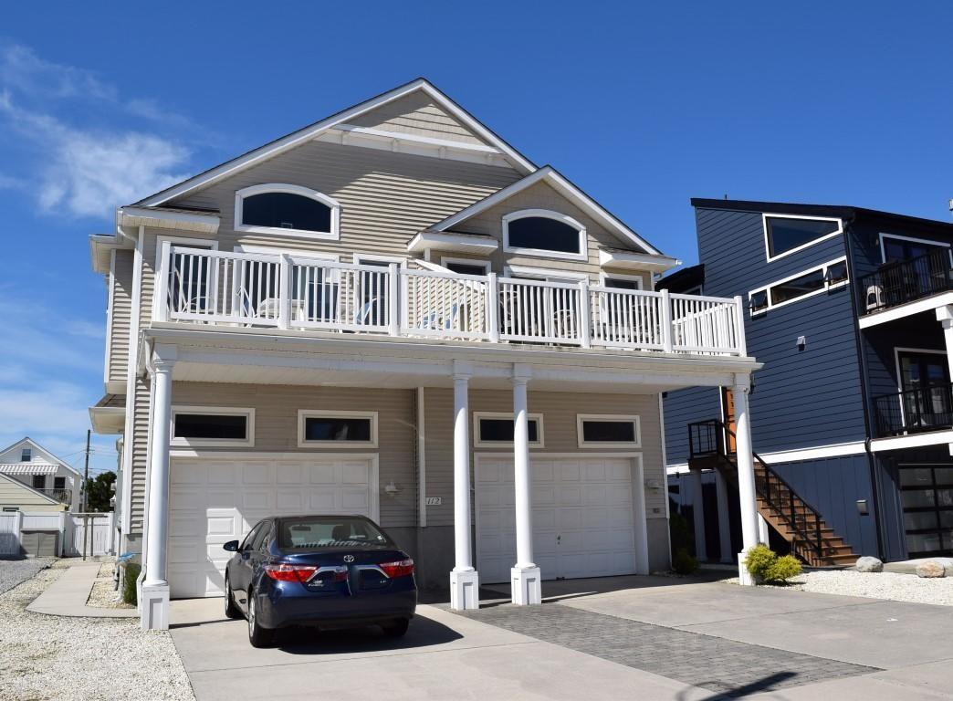 Long & Foster Vacation Rentals-112 52nd Street East-image-1