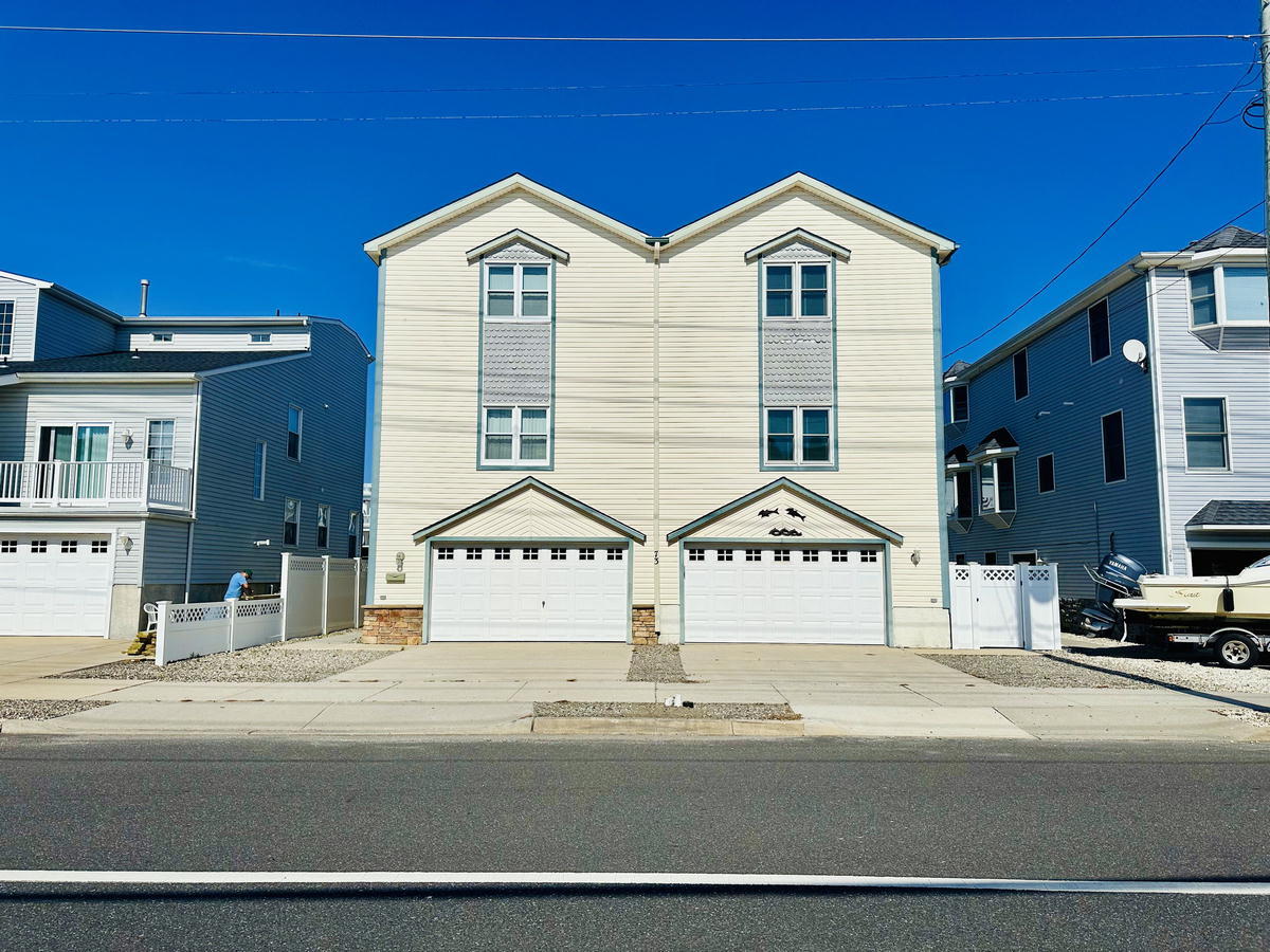 Long & Foster Vacation Rentals-373 44th Street West-image-1