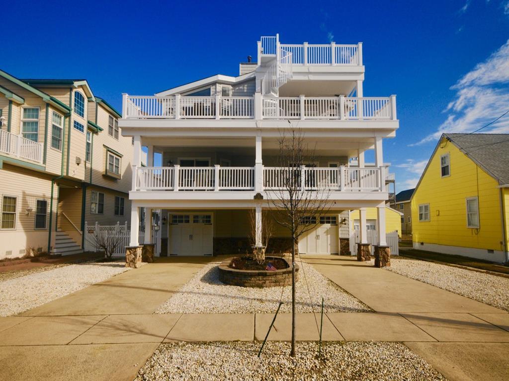 Long & Foster Vacation Rentals-13 69th Street West-image-1