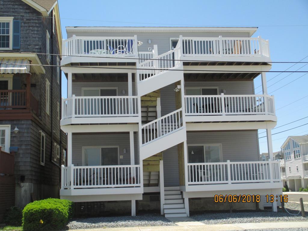 Long & Foster Vacation Rentals-18 48th Street #3-2nd Floor-image-1