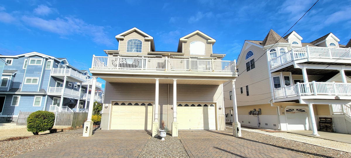 Long & Foster Vacation Rentals-139 35th Street West-image-1