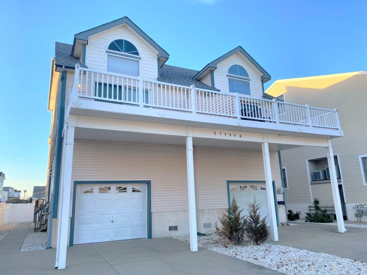 Long & Foster Vacation Rentals-5404 Central Avenue South-image-1