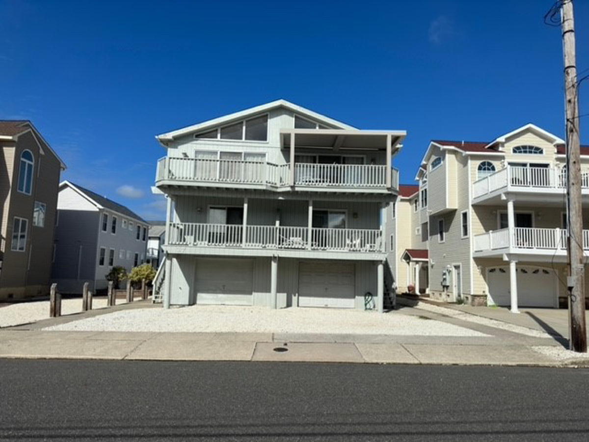 Long & Foster Vacation Rentals-37 74th Street East-image-1