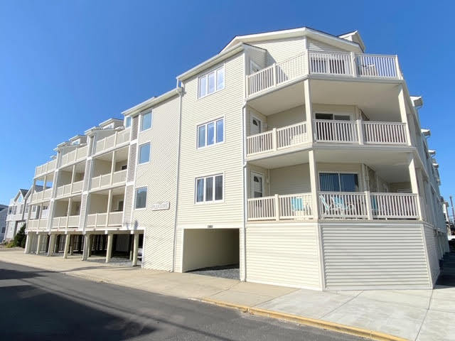 Long & Foster Vacation Rentals-4400 Pleasure Avenue #103-image-1