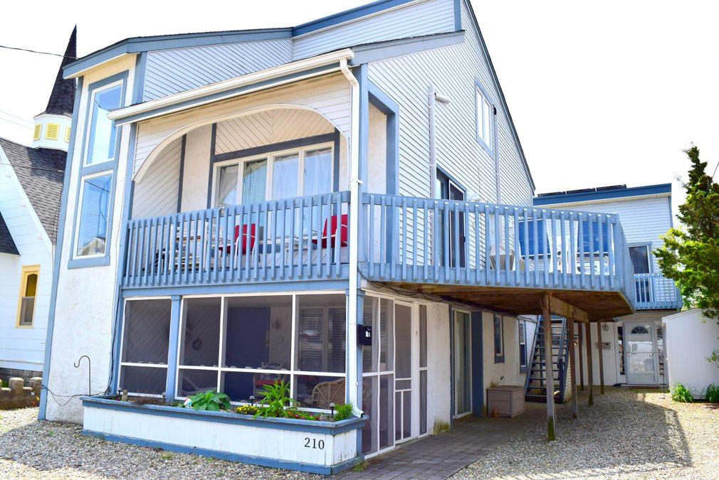 Long & Foster Vacation Rentals-210 85th Street 1st floor-image-1