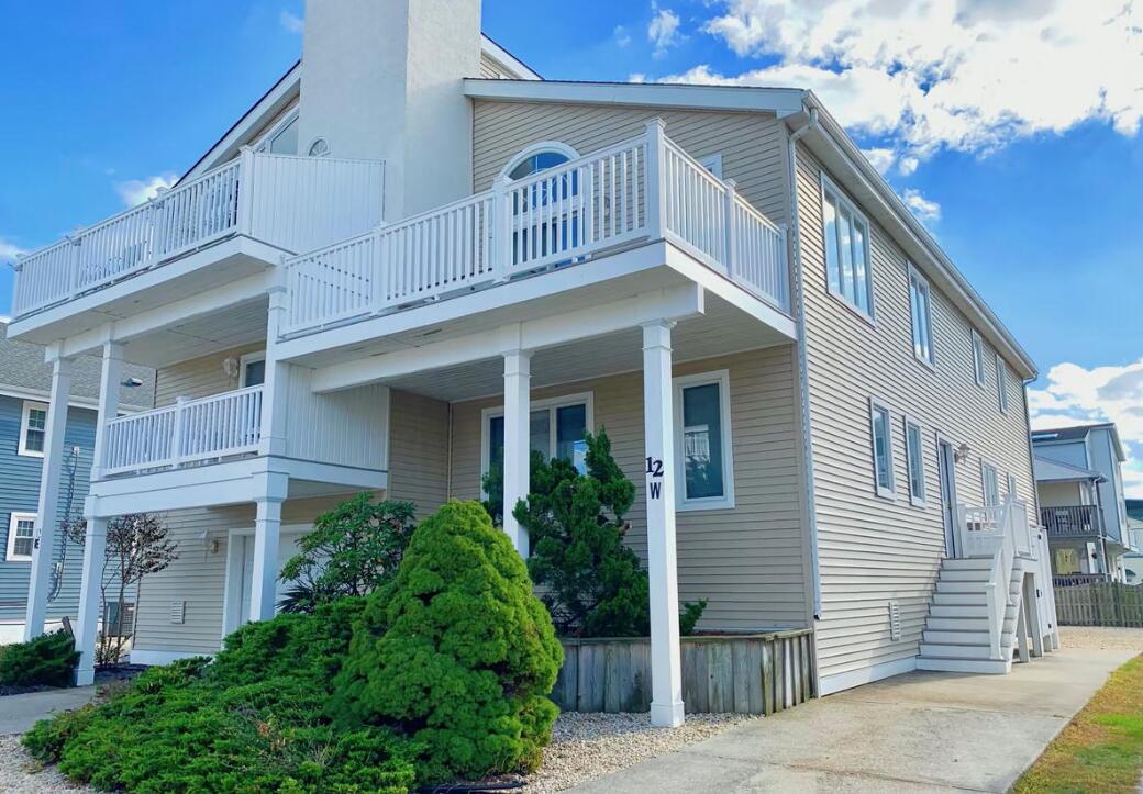 Long & Foster Vacation Rentals-12 67th Street West-image-1