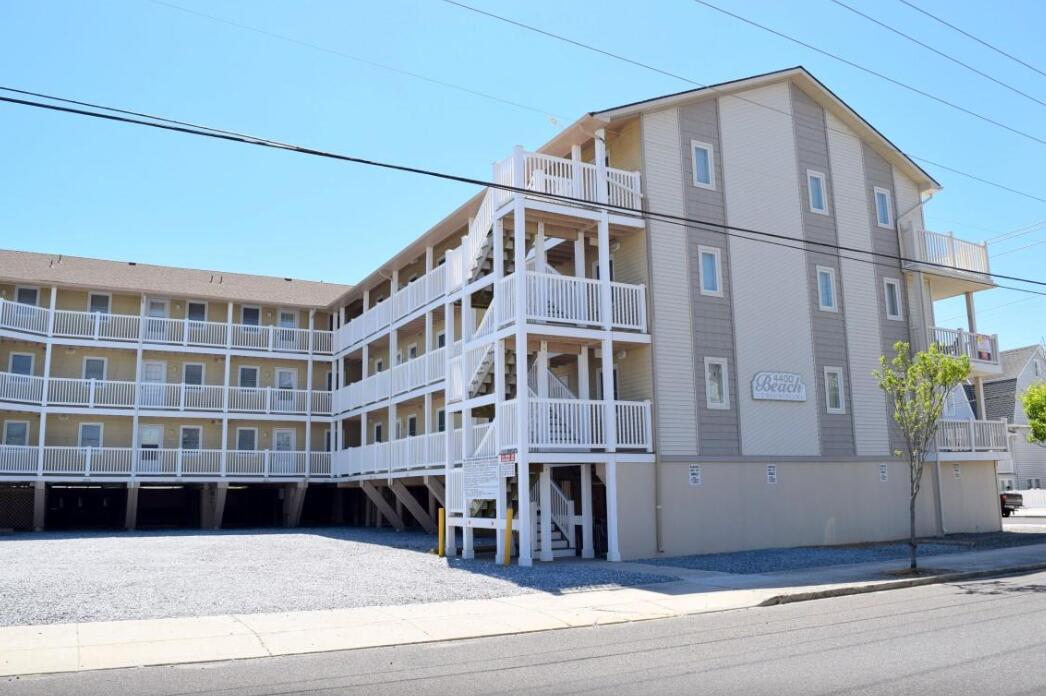 Long & Foster Vacation Rentals-4400 Beach #105-image-1