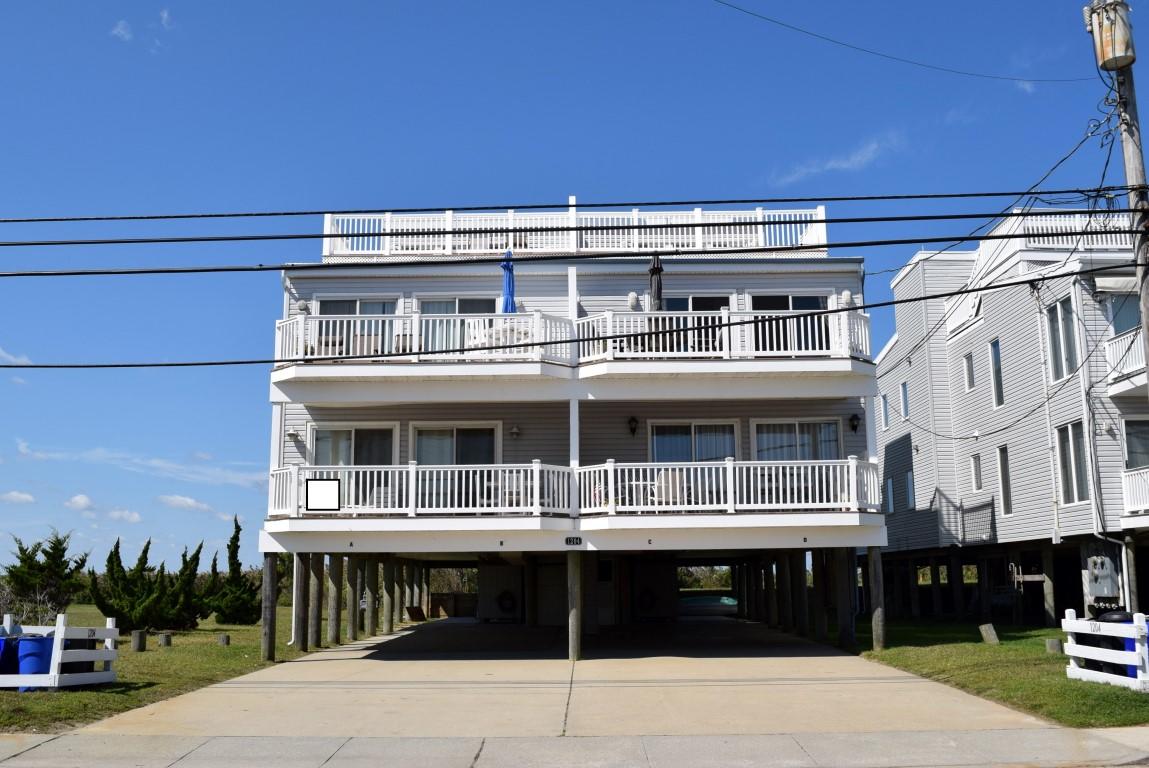 Long & Foster Vacation Rentals-1204 Landis Avenue South-image-1