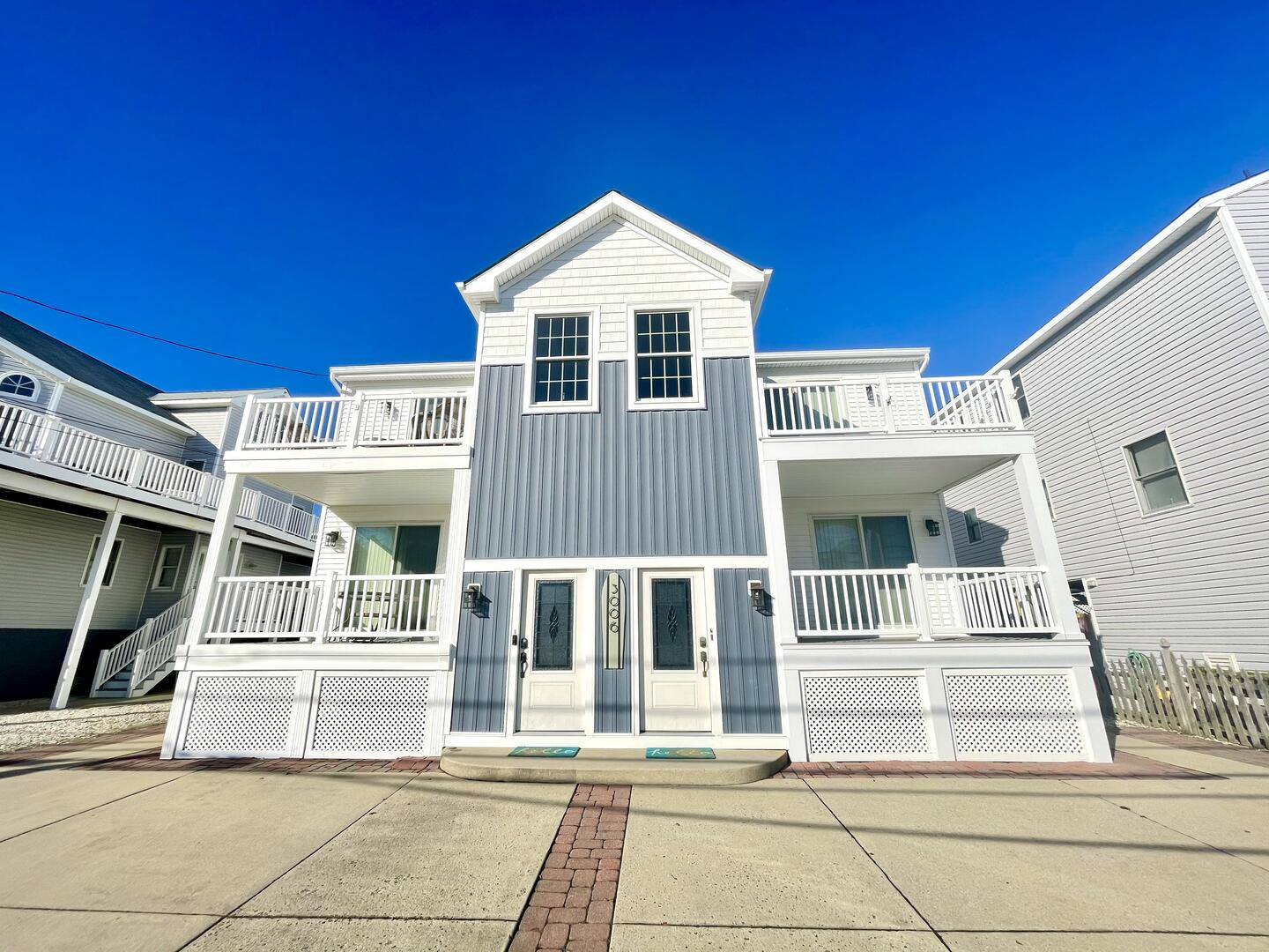 Long & Foster Vacation Rentals-3006 Landis Avenue North-image-1