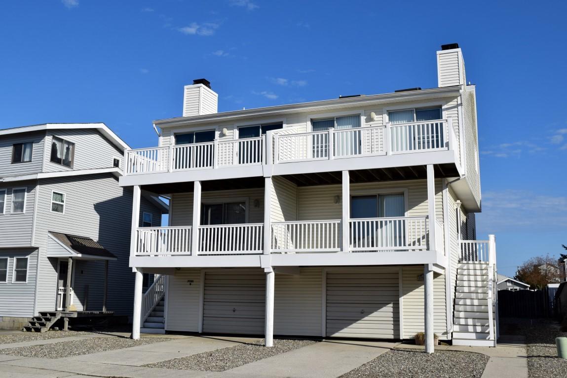 Long & Foster Vacation Rentals-7705 Roberts Avenue South-image-1