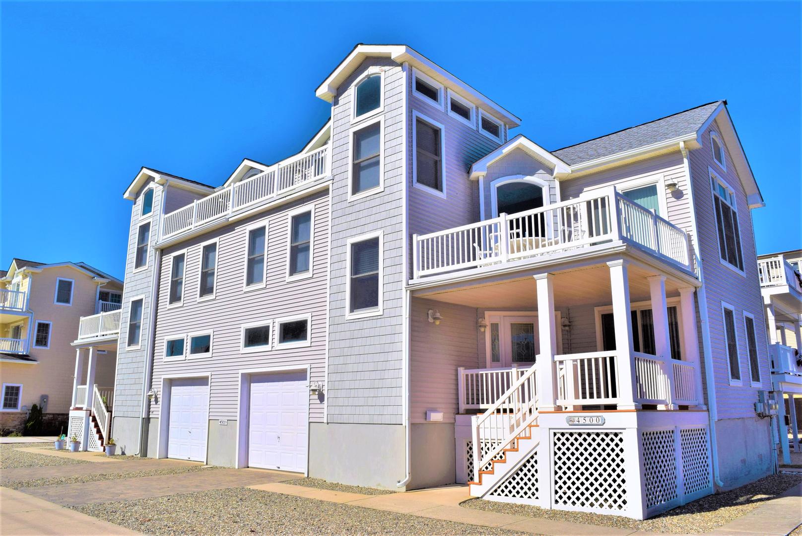 Long & Foster Vacation Rentals-4500 Pleasure Avenue North-image-1