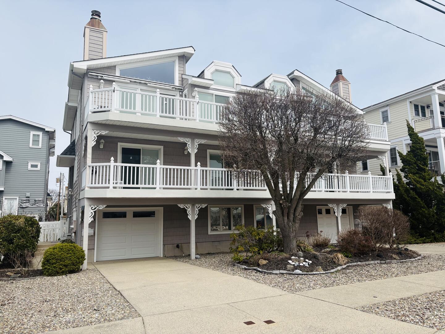 Long & Foster Vacation Rentals-129 91st Street West-image-1