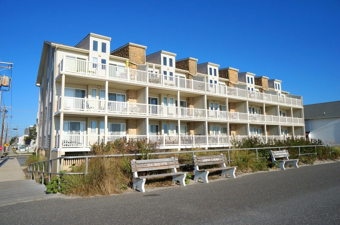 Long & Foster Vacation Rentals-4400 Beach #301-image-1