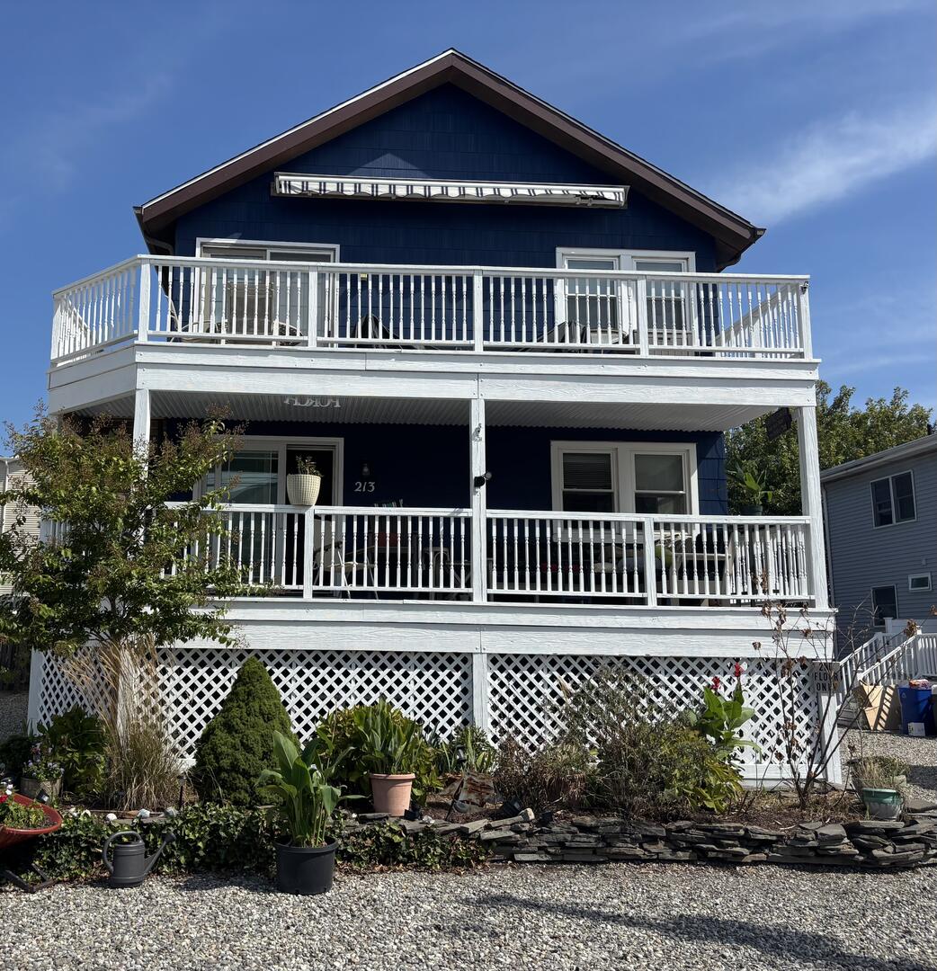 Long & Foster Vacation Rentals-213 39th Street 1st floor-image-1