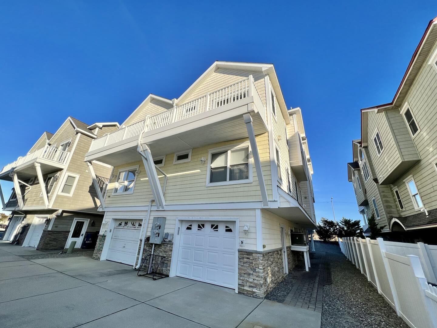 Long & Foster Vacation Rentals-3204 Boardwalk South-image-1