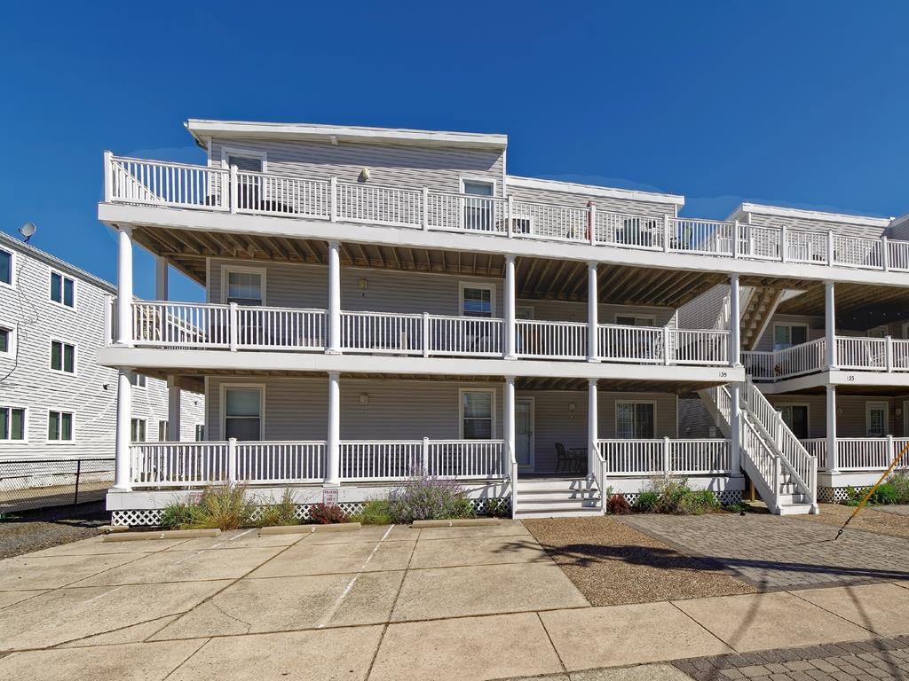 Long & Foster Vacation Rentals-135 65th Street #17-image-1