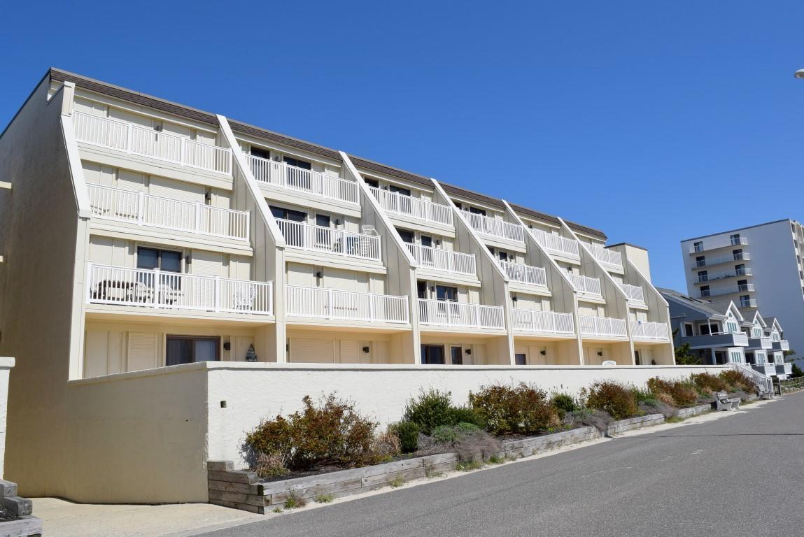 Long & Foster Vacation Rentals-3901 Pleasure Avenue #118-image-1