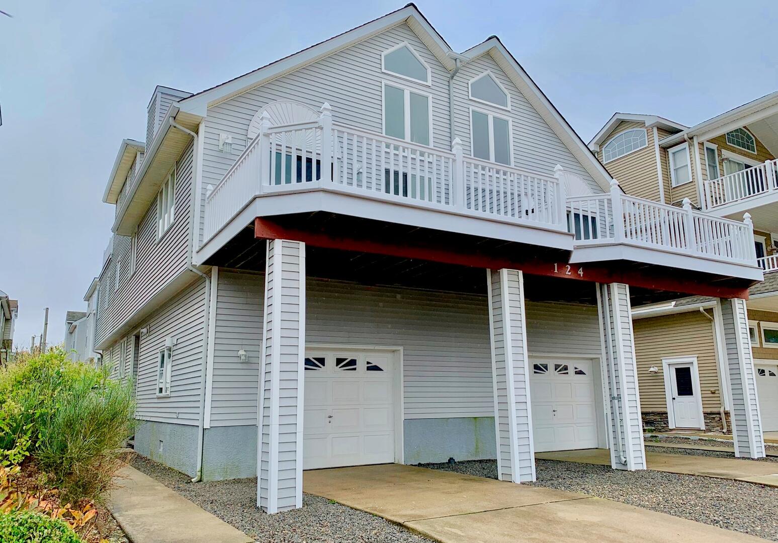 Long & Foster Vacation Rentals-124 48th Street East-image-1