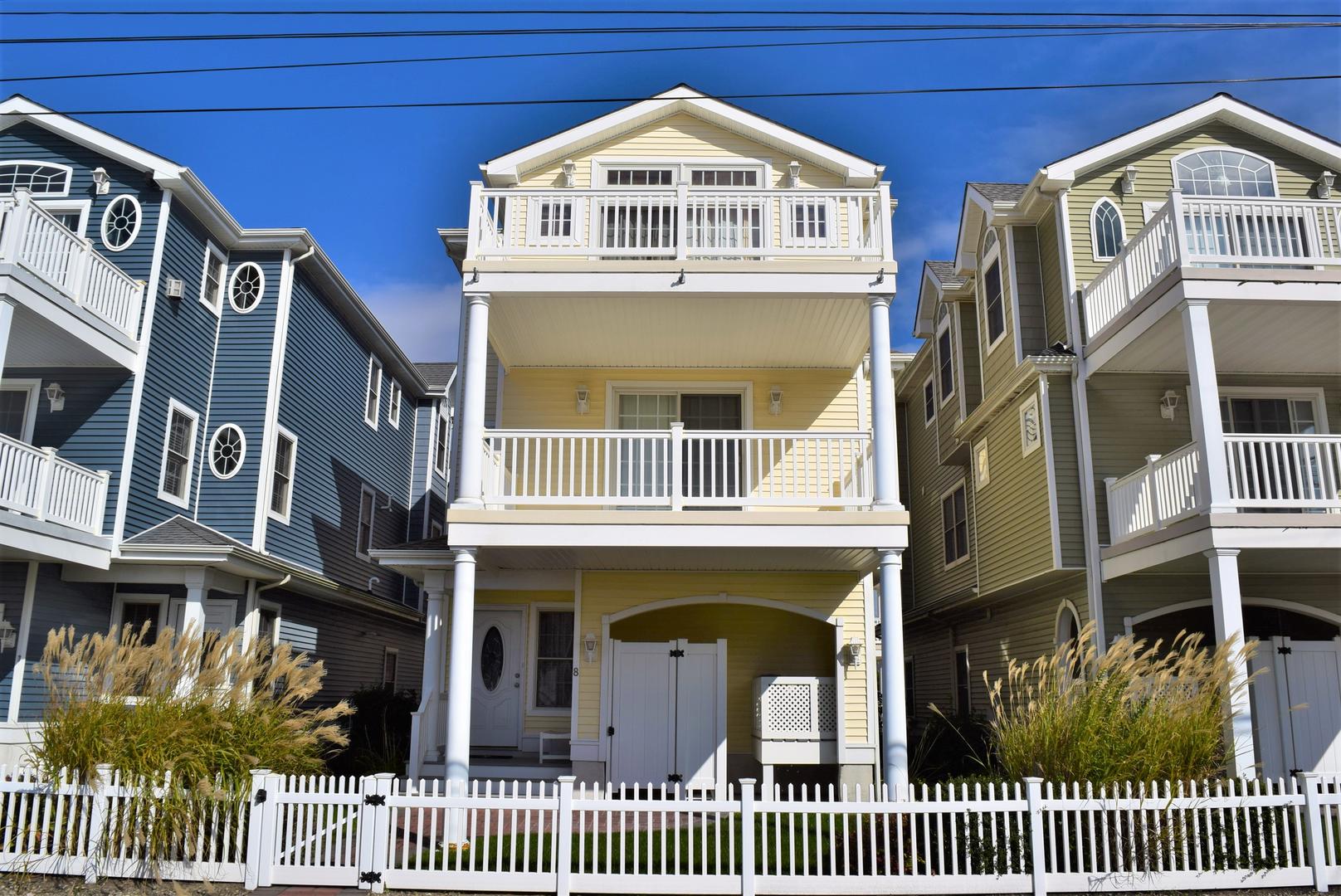 Long & Foster Vacation Rentals-85 85th Street  #8-image-1