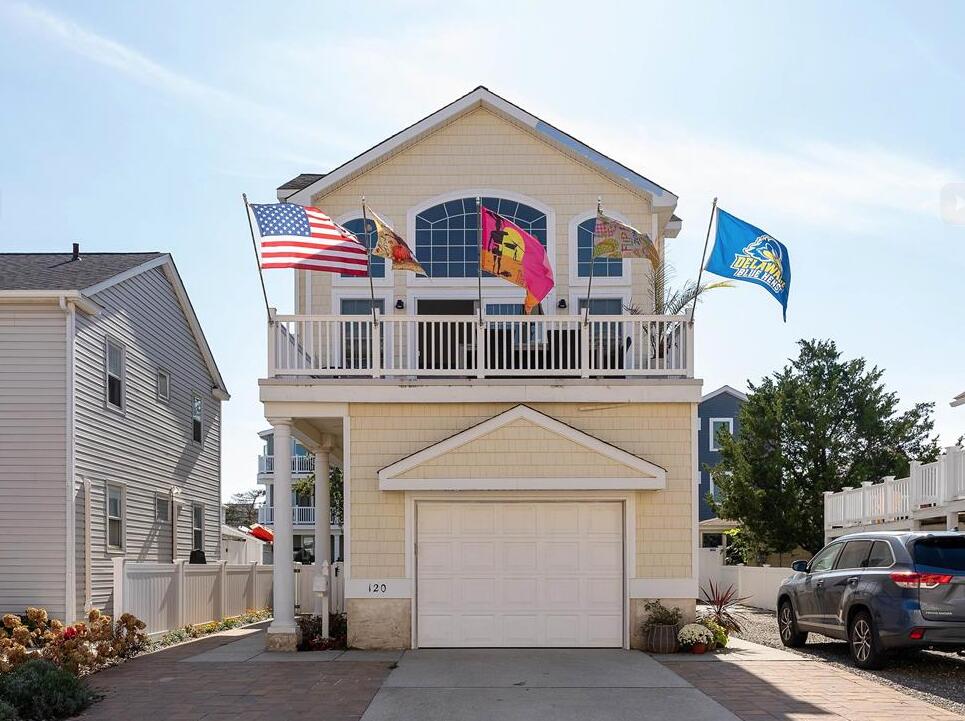 Long & Foster Vacation Rentals-120 85th Street Single-image-1