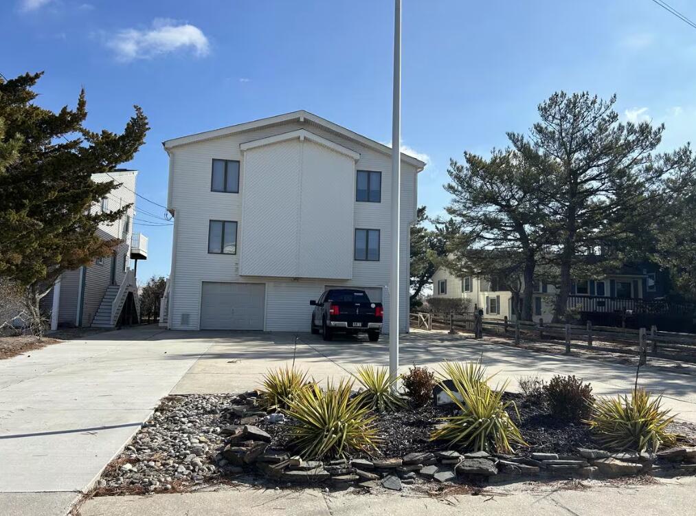 Long & Foster Vacation Rentals-7213 Pleasure Avenue North-image-1